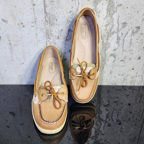 COND 9/10 MSRP $98, Angelfish Boat Shoe, size 10 - Picture 5 of 5